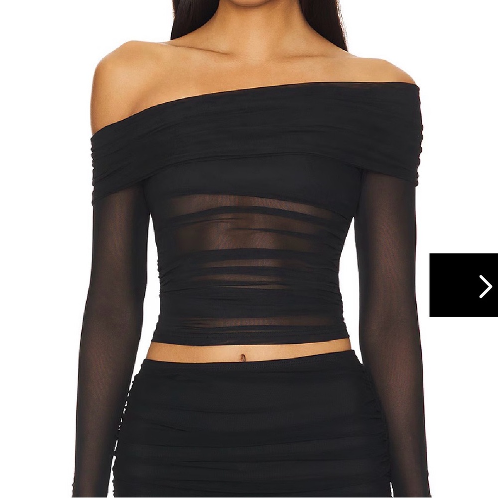 NWOT superdown kami off shoulder top